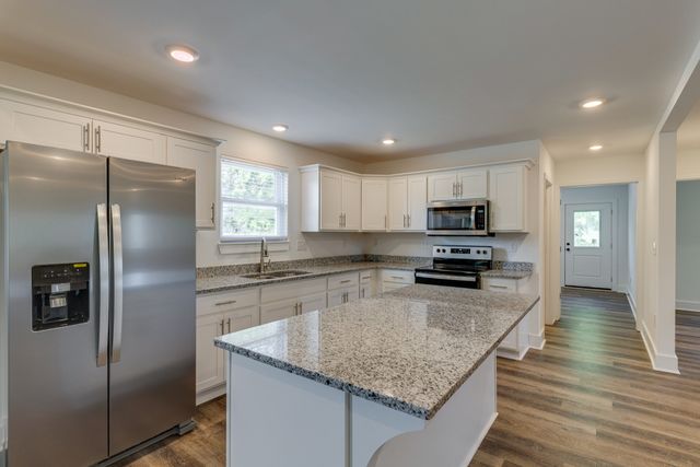 129 S Cedar St, Cross Plains, TN 37049