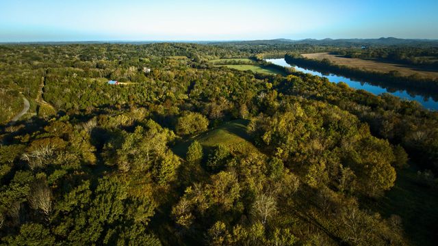 999 Ford Rd, Lebanon, TN 37087