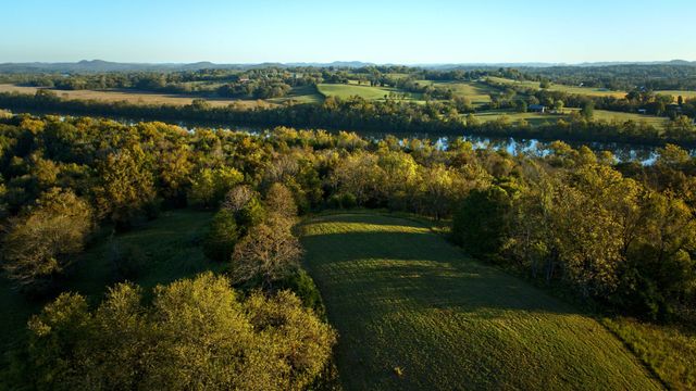 999 Ford Rd, Lebanon, TN 37087