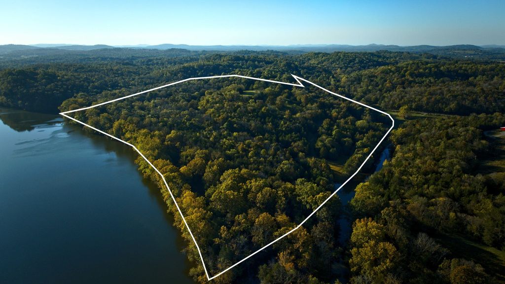 999 Ford Rd, Lebanon, TN 37087