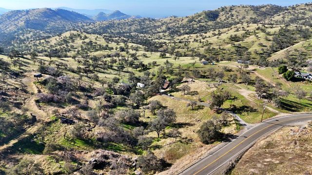 34045 George Smith Road, Yokuts Valley, CA 93675