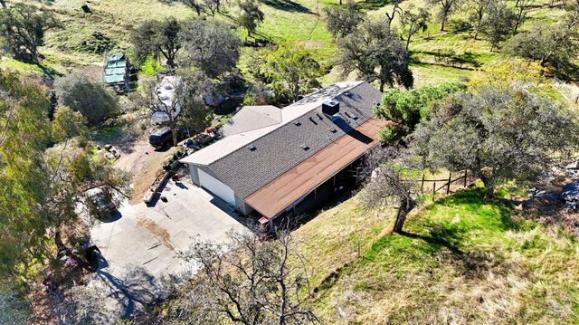 34045 George Smith Road, Yokuts Valley, CA 93675