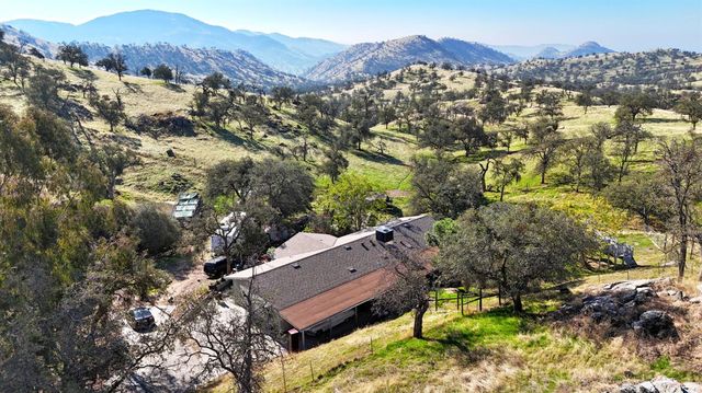 34045 George Smith Road, Yokuts Valley, CA 93675