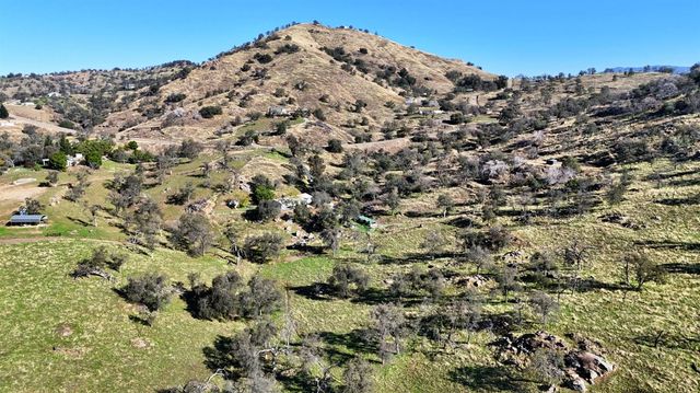 34045 George Smith Road, Yokuts Valley, CA 93675