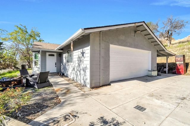 34045 George Smith Road, Yokuts Valley, CA 93675