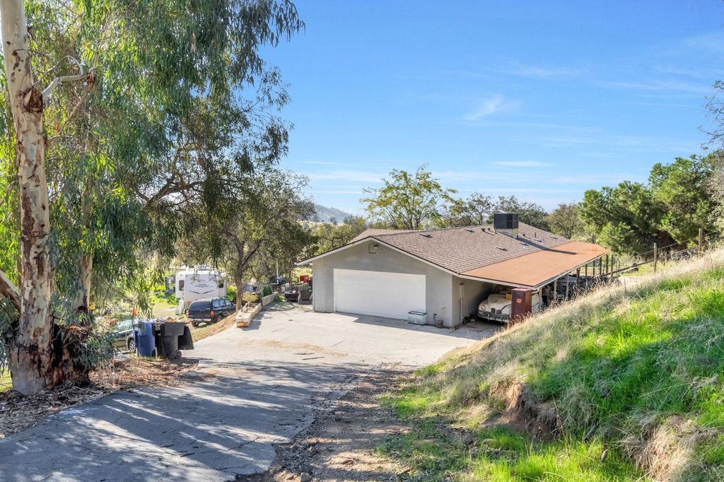 34045 George Smith Road, Yokuts Valley, CA 93675