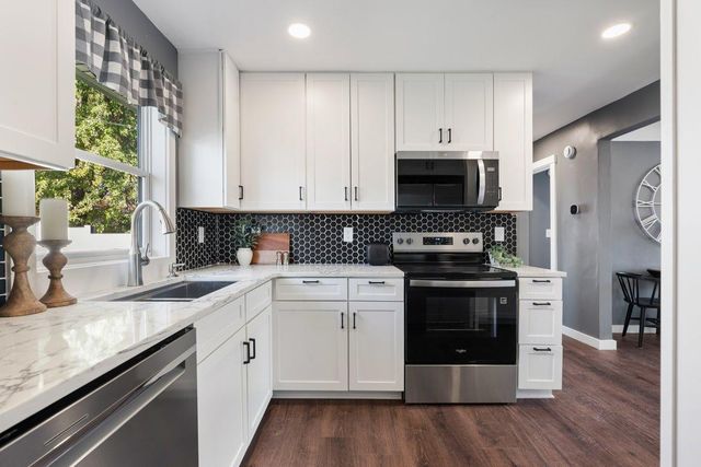 1224 6th Avenue S, South Saint Paul, MN 55075
