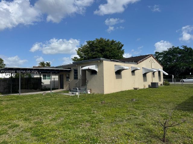 1812 Fillmore St, Hollywood, FL 33020