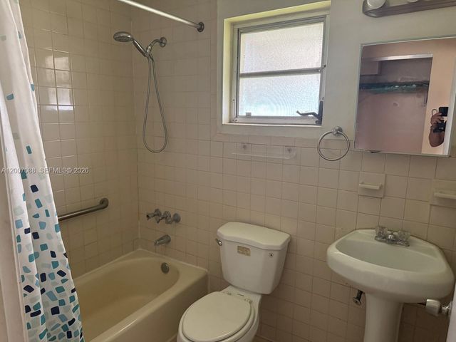 1812 Fillmore St, Hollywood, FL 33020
