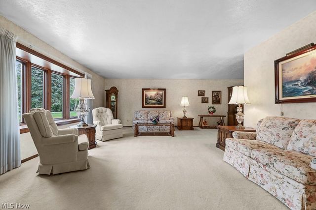 7075 Big Creek Pky, Middleburg Heights, OH 44130