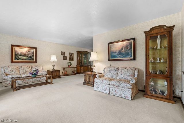 7075 Big Creek Pky, Middleburg Heights, OH 44130
