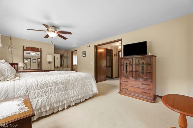 7075 Big Creek Pky, Middleburg Heights, OH 44130