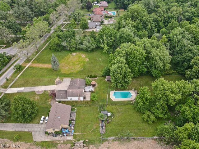 7075 Big Creek Pky, Middleburg Heights, OH 44130