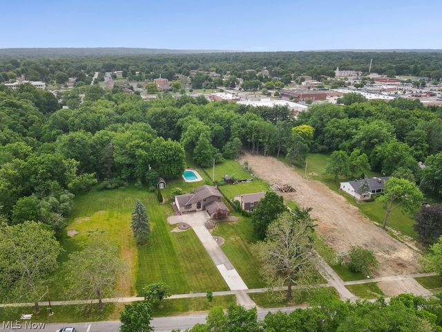 7075 Big Creek Pky, Middleburg Heights, OH 44130