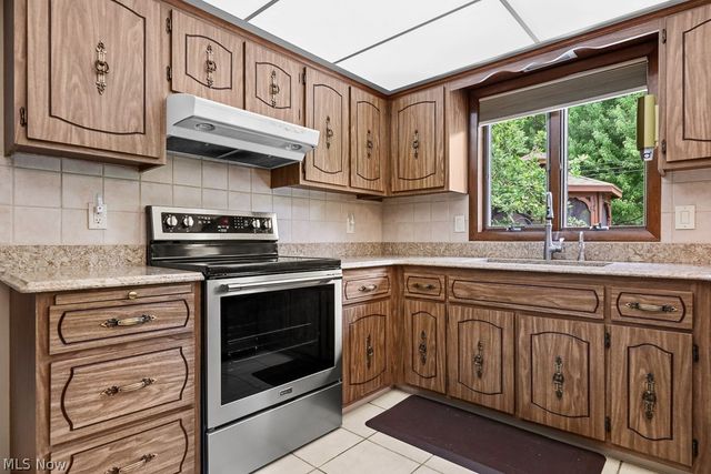 7075 Big Creek Pky, Middleburg Heights, OH 44130