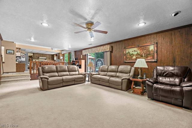 7075 Big Creek Pky, Middleburg Heights, OH 44130