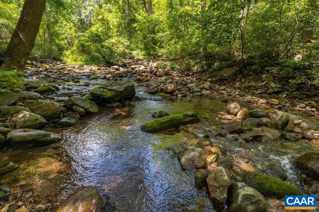 2530 BEECH GROVE RD, Roseland, VA 22967