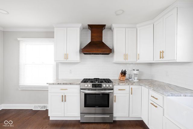 6829 Willow Road, Indianapolis, IN 46220