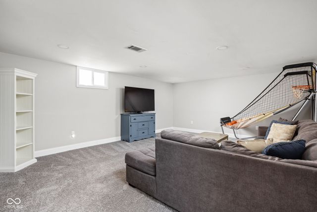 6829 Willow Road, Indianapolis, IN 46220