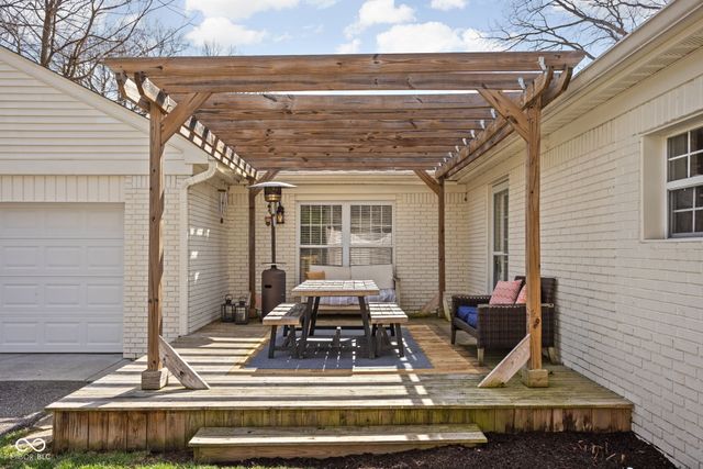 6829 Willow Road, Indianapolis, IN 46220