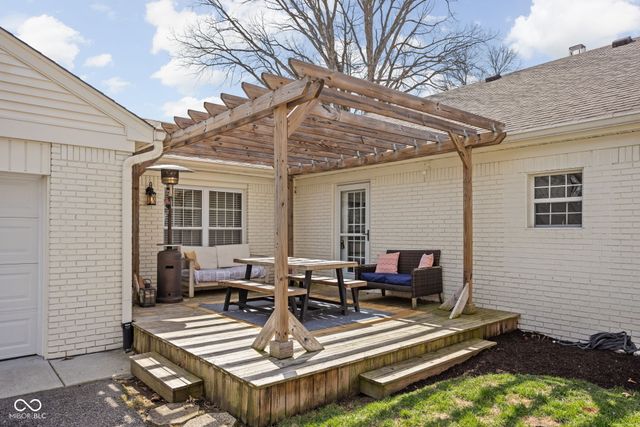 6829 Willow Road, Indianapolis, IN 46220