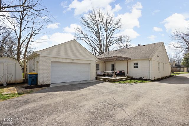 6829 Willow Road, Indianapolis, IN 46220