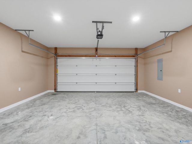 184 Carrington Lane, Albertville, AL 35950