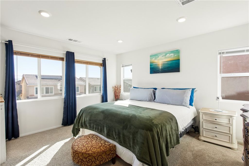 Image 15 of property listing at 8476 Perada, Jurupa Valley, CA 92509