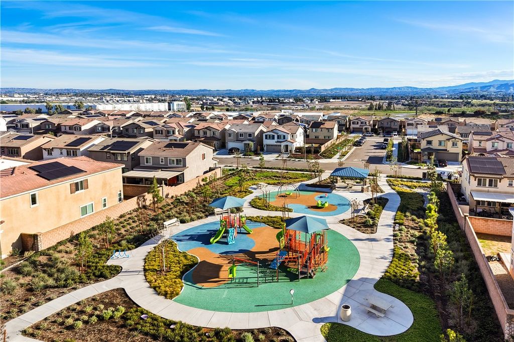 Image 38 of property listing at 8476 Perada, Jurupa Valley, CA 92509