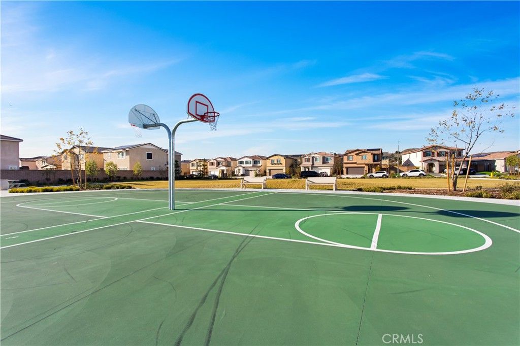 Image 39 of property listing at 8476 Perada, Jurupa Valley, CA 92509