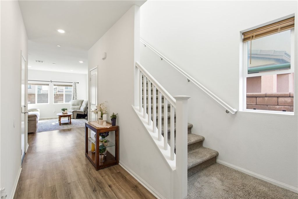 Image 4 of property listing at 8476 Perada, Jurupa Valley, CA 92509