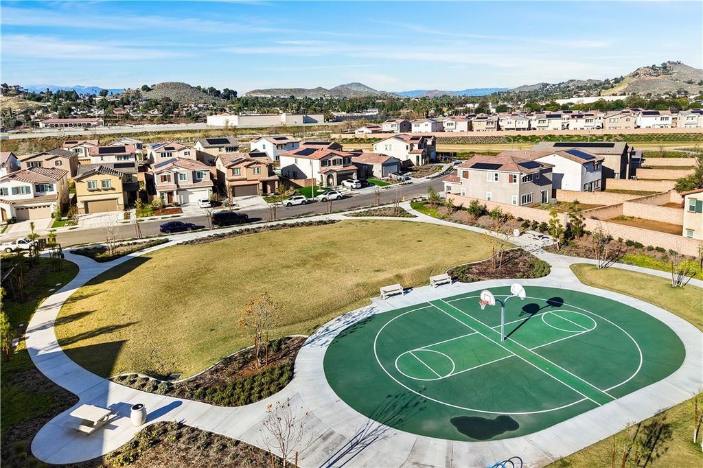 Image 40 of property listing at 8476 Perada, Jurupa Valley, CA 92509