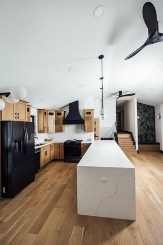 2125 Donmar LANE, Brookfield, WI 53005