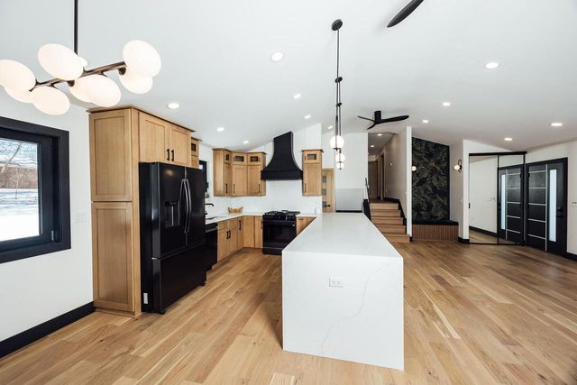 2125 Donmar LANE, Brookfield, WI 53005
