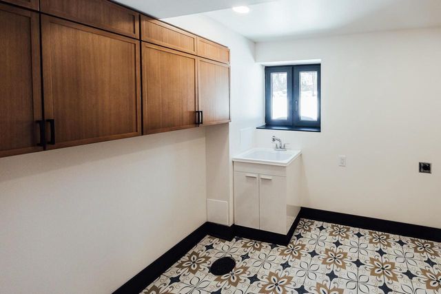2125 Donmar LANE, Brookfield, WI 53005