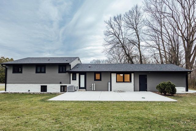 2125 Donmar LANE, Brookfield, WI 53005