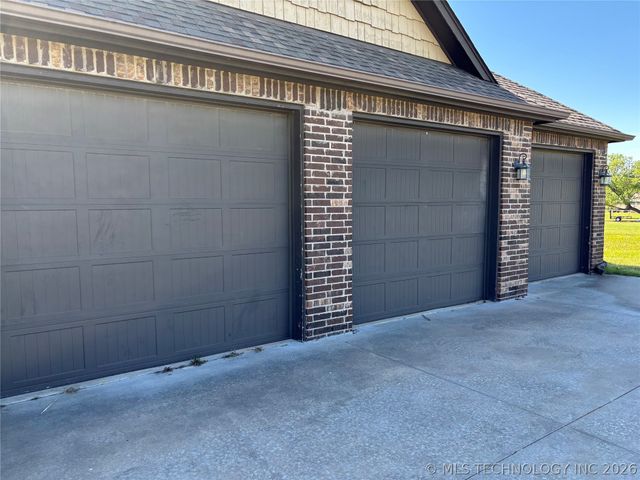 10 Ranch Acres Road, Pryor, OK 74361