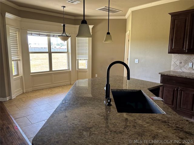 10 Ranch Acres Road, Pryor, OK 74361