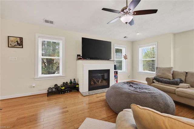 4632 Lake DR, Virginia Beach, VA 23455