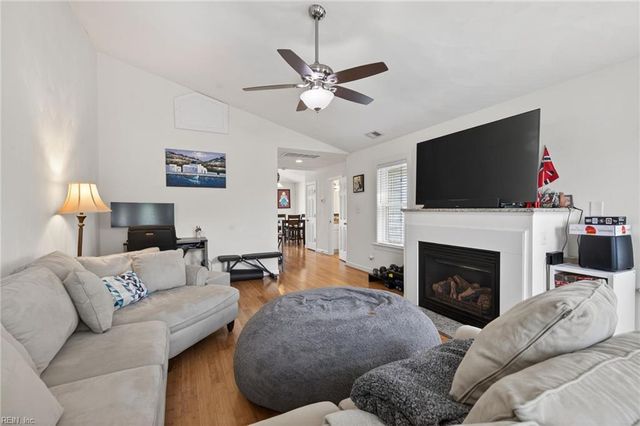 4632 Lake DR, Virginia Beach, VA 23455