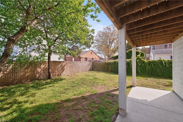 4632 Lake DR, Virginia Beach, VA 23455