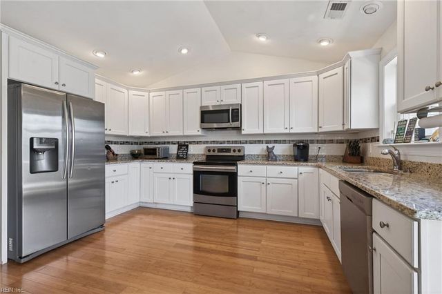 4632 Lake DR, Virginia Beach, VA 23455