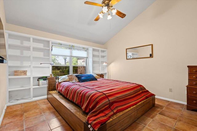104 Overlook CIR, Wimberley, TX 78676