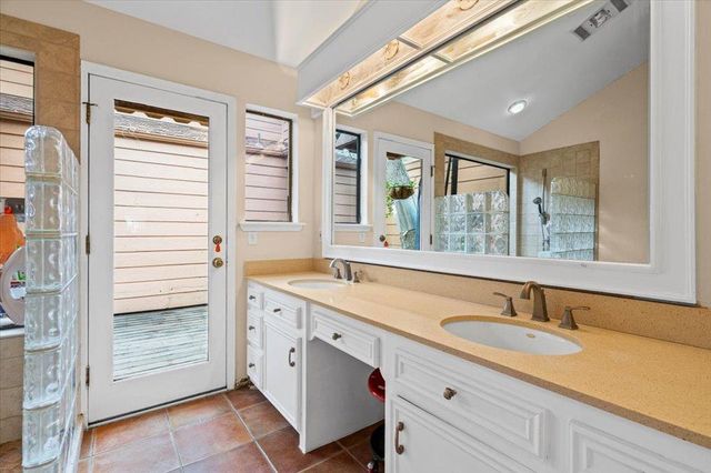 104 Overlook CIR, Wimberley, TX 78676