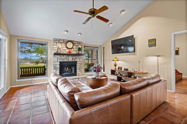 104 Overlook CIR, Wimberley, TX 78676