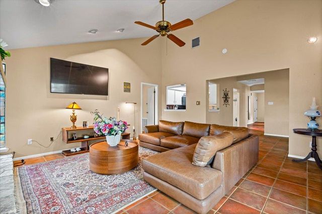 104 Overlook CIR, Wimberley, TX 78676