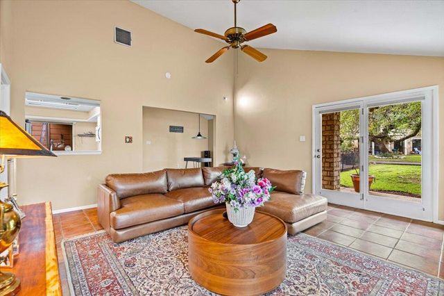 104 Overlook CIR, Wimberley, TX 78676