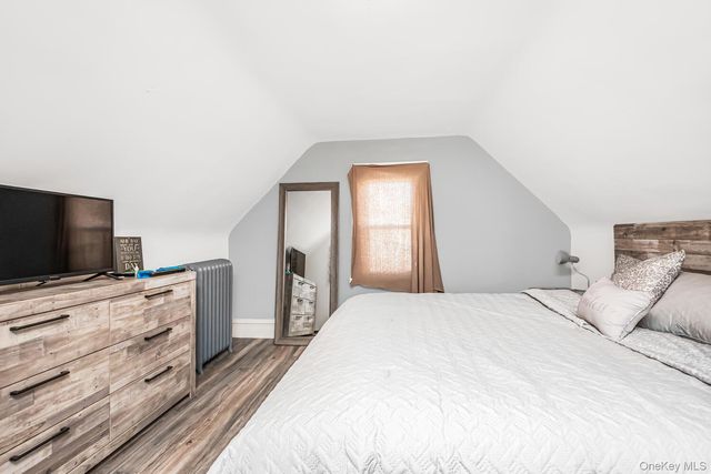 32 Glover Avenue, Yonkers, NY 10704