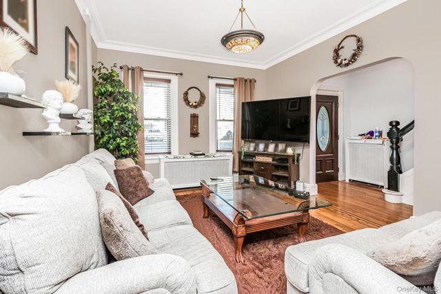 32 Glover Avenue, Yonkers, NY 10704