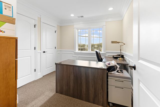 10005 S Roberts Road, Palos Hills, IL 60465